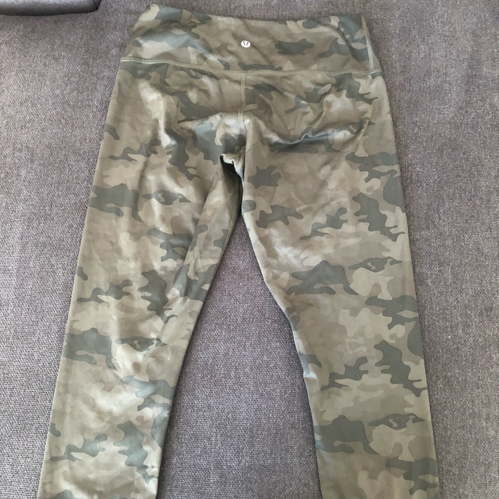 Lululemon wunder under luxtreme crop